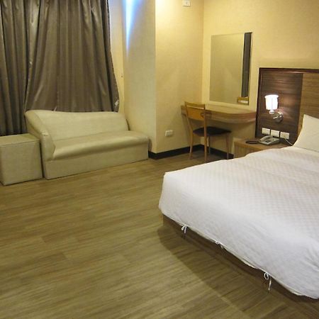 Da Chien Hotel Kaohsiung Exterior photo