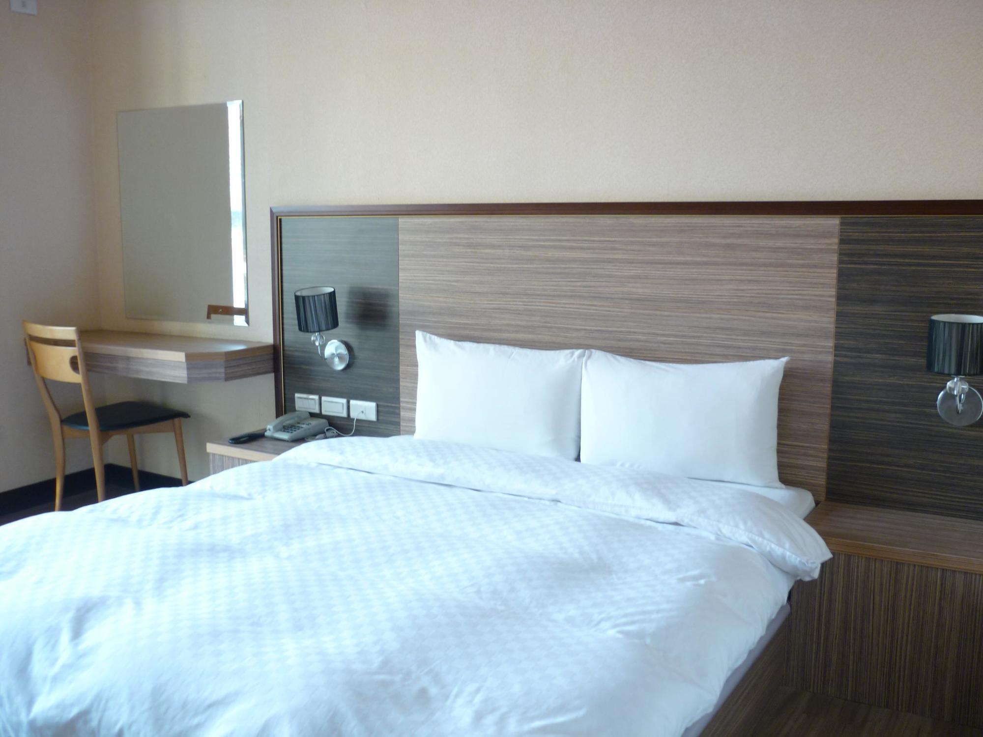 Da Chien Hotel Kaohsiung Exterior photo